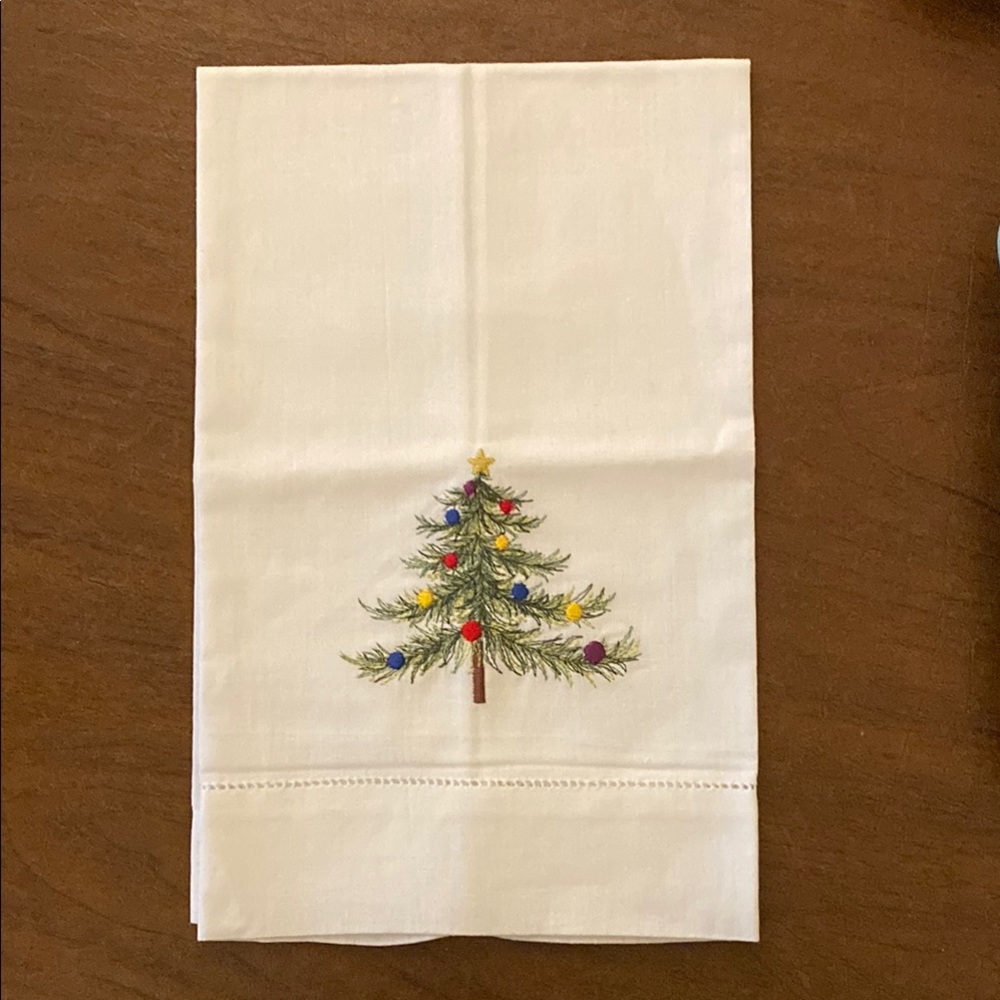 Christmas Tree Embroidered Guest Towel • NWOT